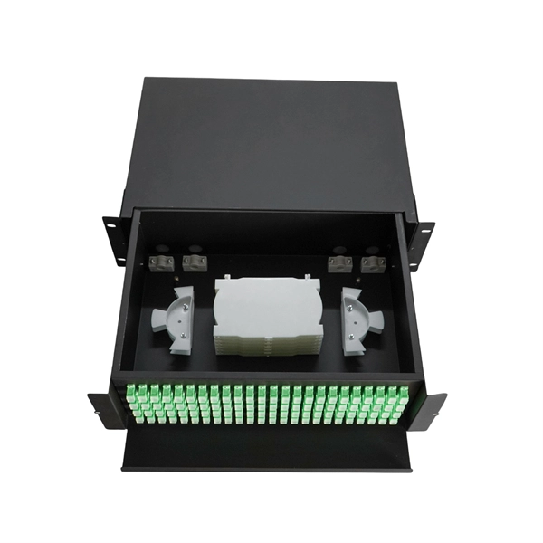 What is the working principle of a fiber optic patch cord connector 