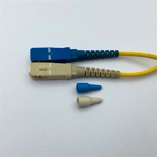 How to bundle optical cables in a fiber optic box