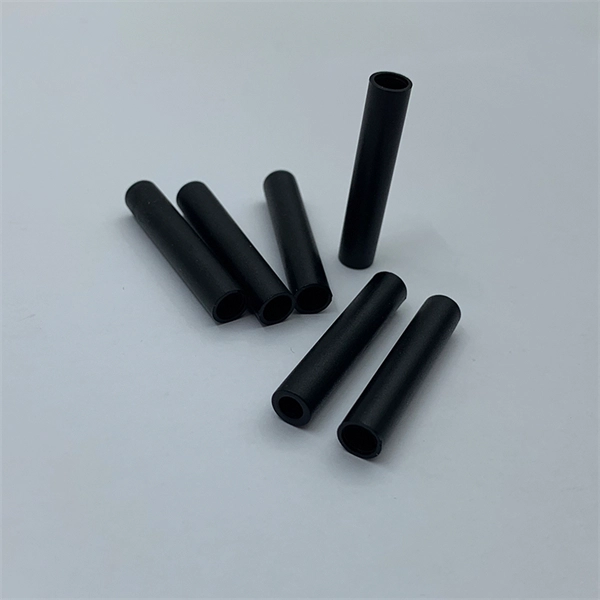 Fiber optic cold-splitting quick connector for connecting flexible wire