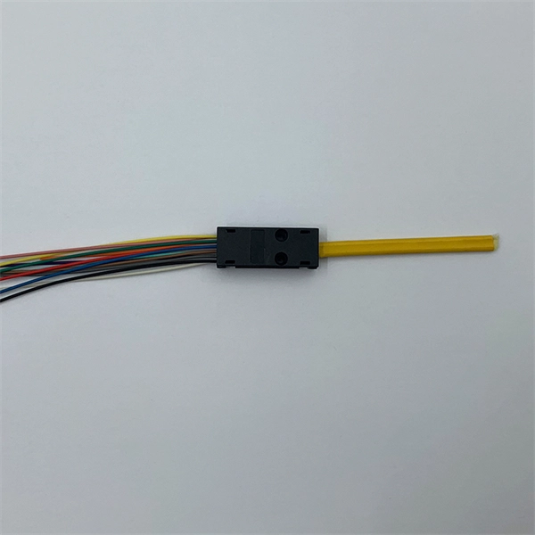 Cable protection measures at cable tray corners