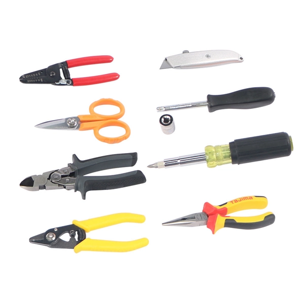Cable management clips for fixing optical cables in communication equipment rooms