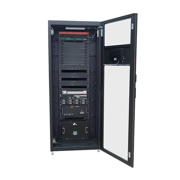 Transparent grounding of secondary distribution box